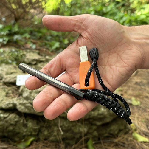 Survival Flint Fire Starter Kit, Thick Ferro Rod (4" x ⌀ 2/5") with Comfy Steel Striker, Paracord Lanyard String for Camping, Bushcraft, Outdoor