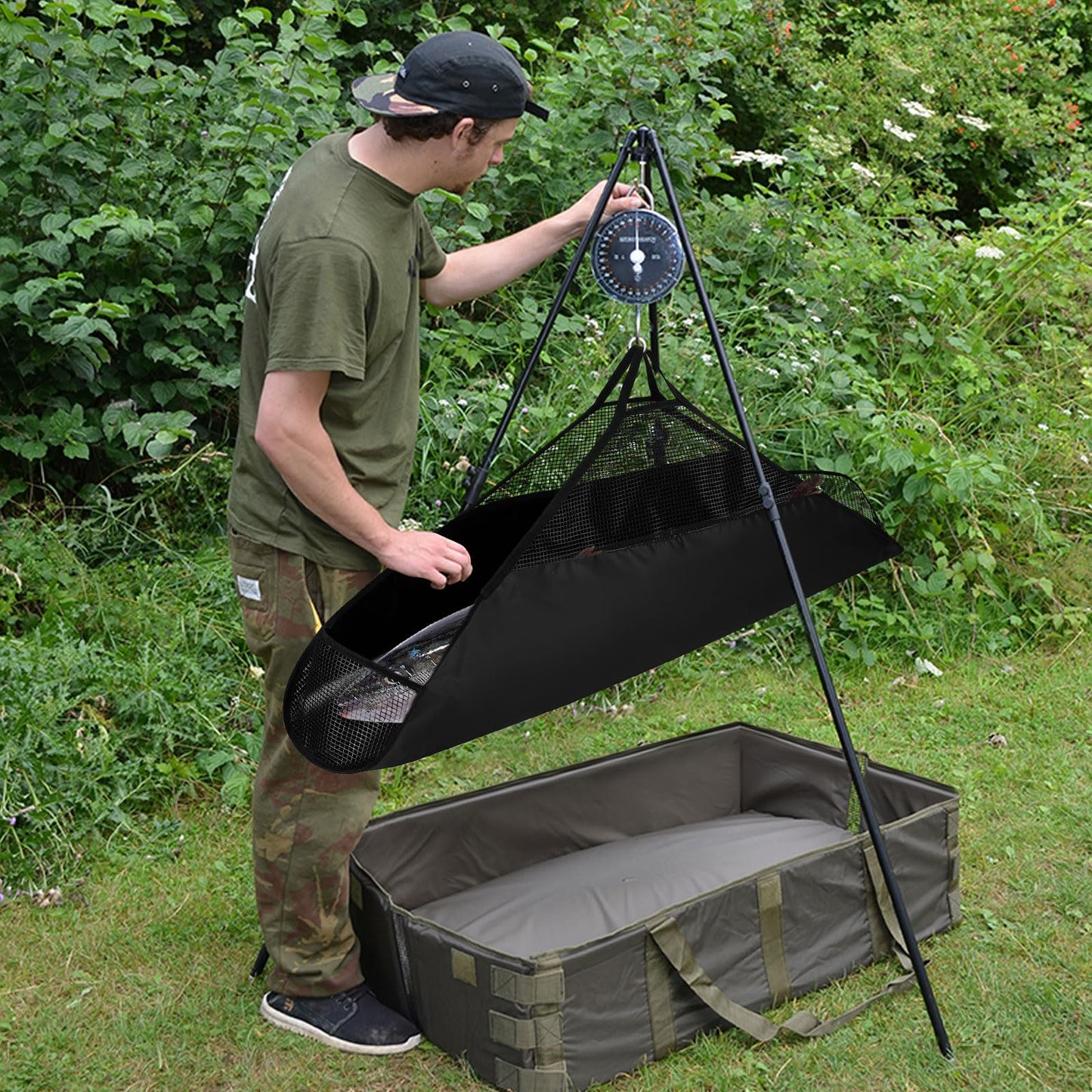 Fishing Tournament Weigh in Fish Bag, 49x21inch Heavy Duty Fish Bags Fish Weigh Bags Folding Sling Fish Bag Heavy Duty Fish Transport Bag for Caught Fish Leakproof Resistant Fishing Bag with Scale,