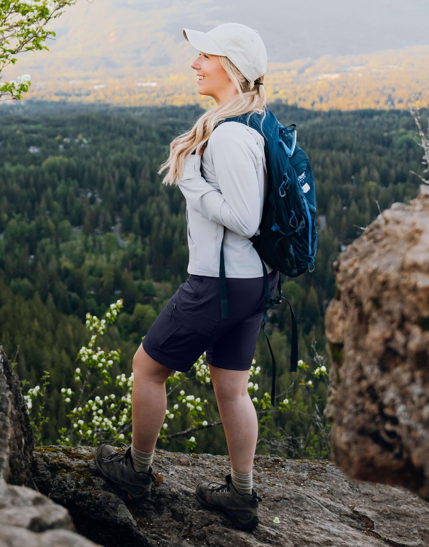 SANTINY Women's 7"/9" Lightweight Hiking Cargo Shorts with 5 Zipper Pockets Quick Dry Summer Long Travel Golf Short for Women (Navy_L)