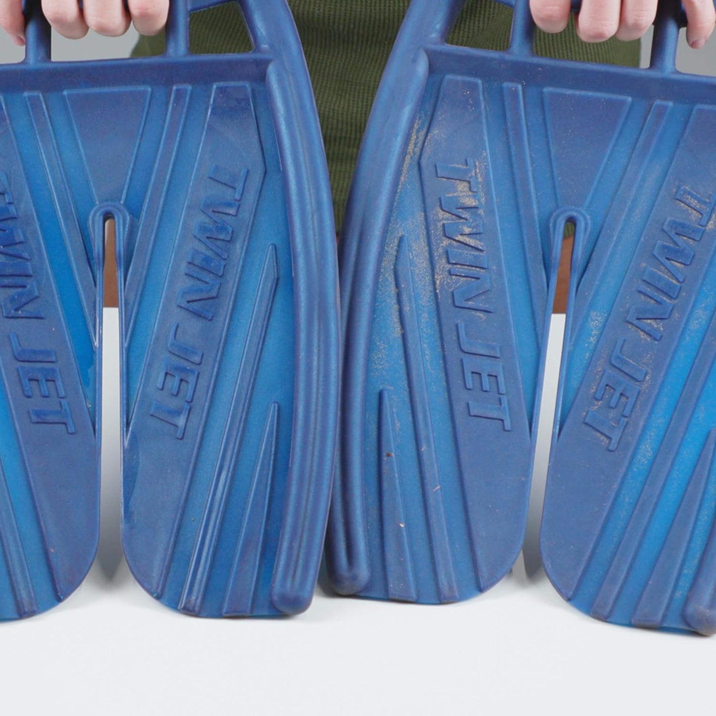 GEAR AID UV Protectant and Conditioner Spray, Apply to Outdoor Gear Made of Plastic, Vinyl, Neoprene such as Tents, Boat Covers, Kayaks and More to Prevent Cracking, Discoloration and Fading, 4 oz