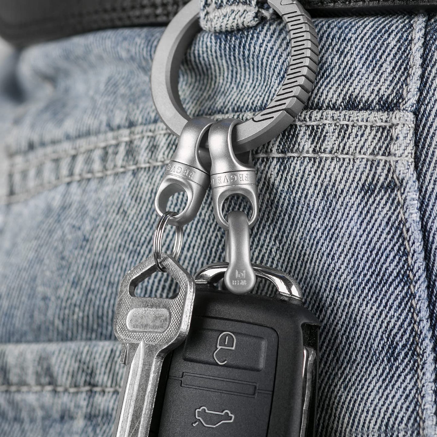 TISUR Swivel Key Chain Ring+Titanium Carabiner Key chain Ring Holder For Belt