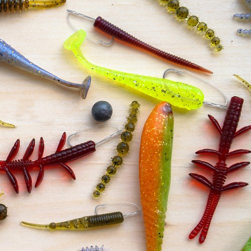 Rotatingpals 90 Pcs Weedless Wacky Rig Hooks 1/0 2/0 3/0 Bass Fishing Rig Worm Hooks Wide with Box for Wacky Rigging Worm Lure