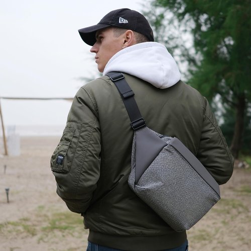 KORIN Anti-Cut Sling Bag for Men and Women Waterproof Chest Bag Daypack Crossbody Backpack fit 9.7 Ipad for Travel Sport Running Hiking