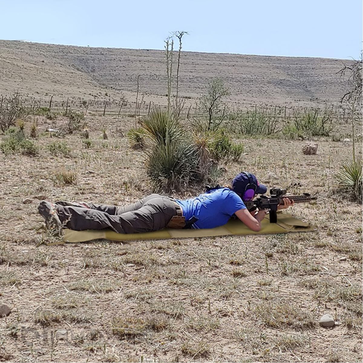 IC ICLOVER Shooting Mat, Tactical Prone Padded Shooting Mats, with 2 Pockets & Molle Webbings & Bipod Holder, Extra Large Non-Slip Waterproof Foldable Pad Blanket for Long Range Rifle Shooting Hunting