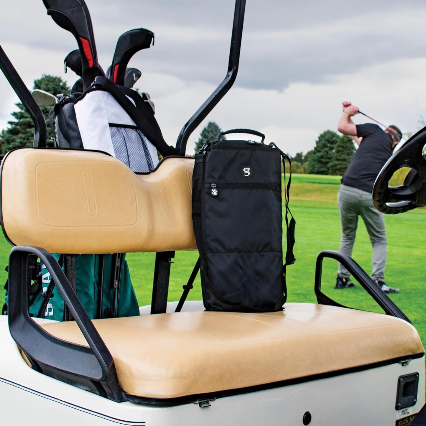 Geckobrands Verticool Insulated Soft Cooler Bag - Portable, Holds 9 Cans or 2 Wine Bottles, Ideal for Beach & Picnics