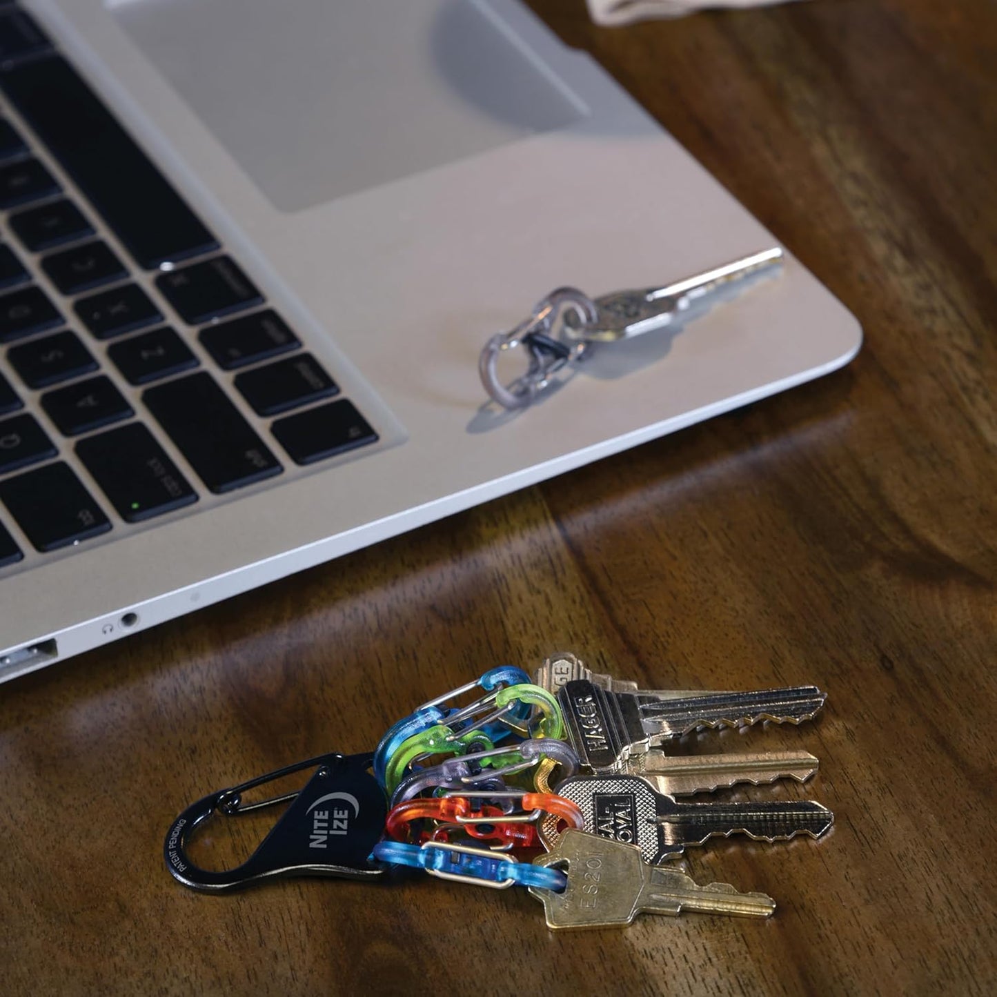 Nite Ize KeyRack Steel S-Biner - Plastic Key Carabiner Organizer with 6 S-Biners - Keychain Accessories to Hold Keys Securely and Separately