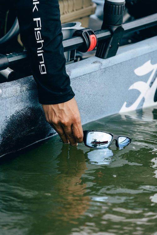 Hobie - Snook Float Polarized Sunglasses - Outdoor Sunglasses with HydroClean Lenses for Men and Women - Cobalt Mirror Lenses/Satin Black Frame