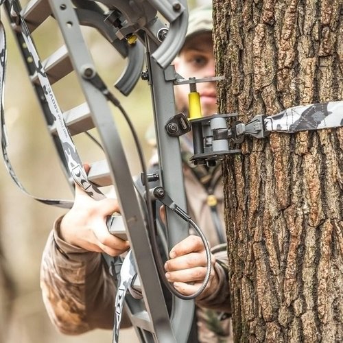 Hawk Cruzr Convenient Easy to Setup Safe Durable Hunting Tree Stand Ratchet Strap Bracket, Black