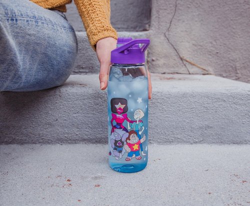 Silver Buffalo Steven Universe Featuring Garnet, Pearl, and Amethyst Water Bottle with Screw-On Lid, 28 Ounces
