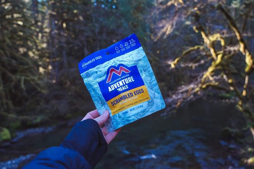 Mountain House Scrambled Eggs with Bacon Single Serving & Creamy Macaroni & Cheese 2 Servings Freeze Dried Backpacking Camping Food