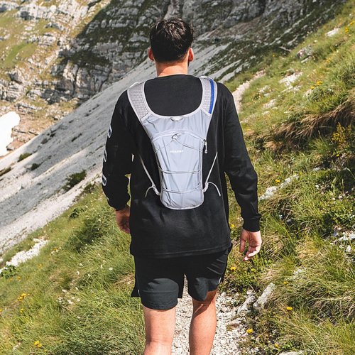 HITASTAR Hydration Backpack with 2L Hydration Bladder Lightweight Water Backpack Climbing Pouch for Hiking Hydration Pack for Running Cycling Hiking