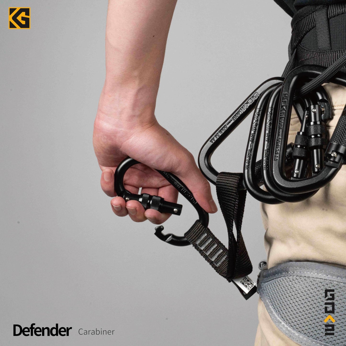 GDK2 Defender CE Certified 25kN Screwgate Locking Carabiner in Size 4.21 x 2.24 inch, Heavy-Duty Carabiners for Climbing, Rappelling, and Mountaineering, Carbon Steel, Midnight Black, 1 Pack