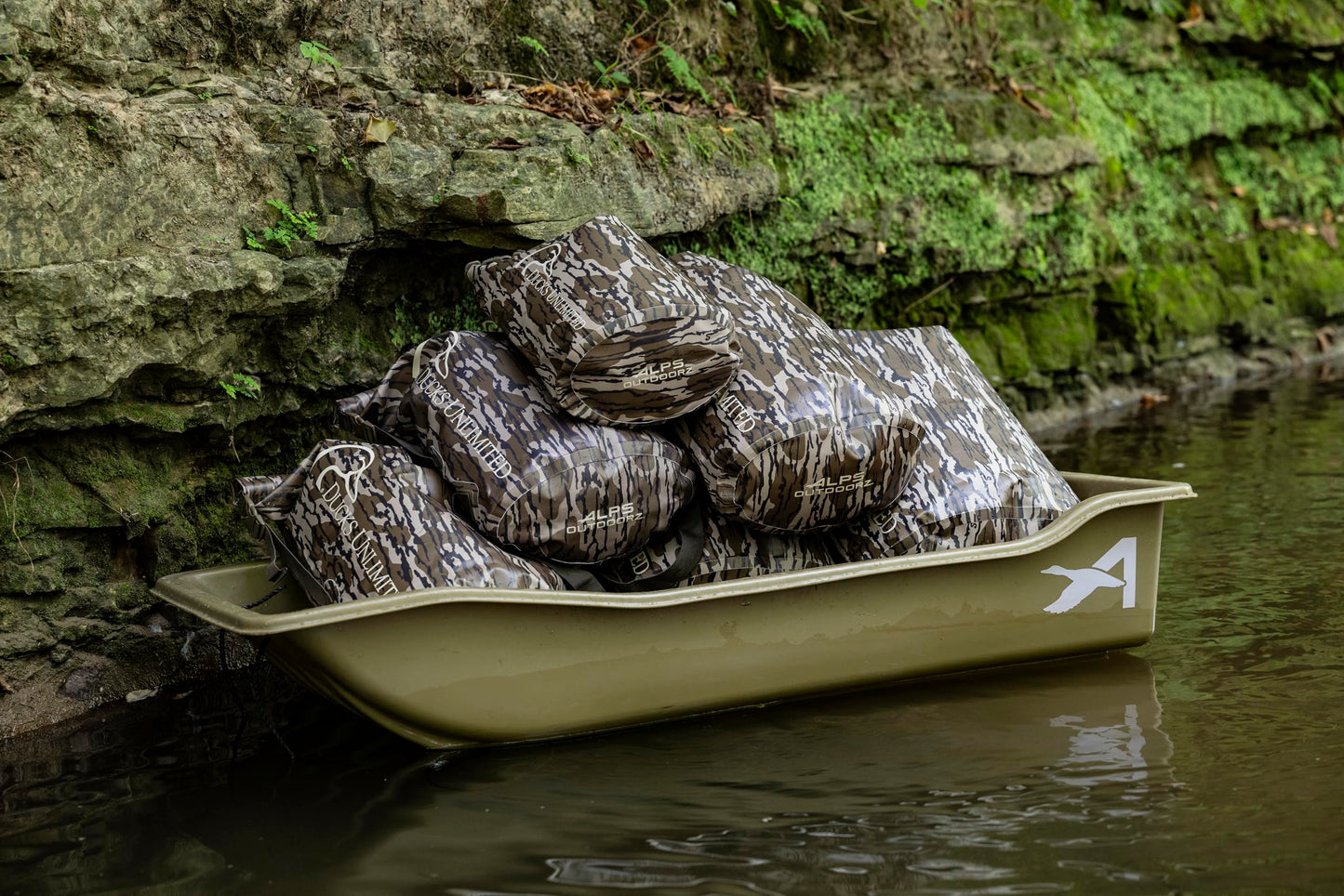ALPS OutdoorZ Ducks Unlimited Guardian Dry Bag, 20L - Mossy Oak Original Bottomland