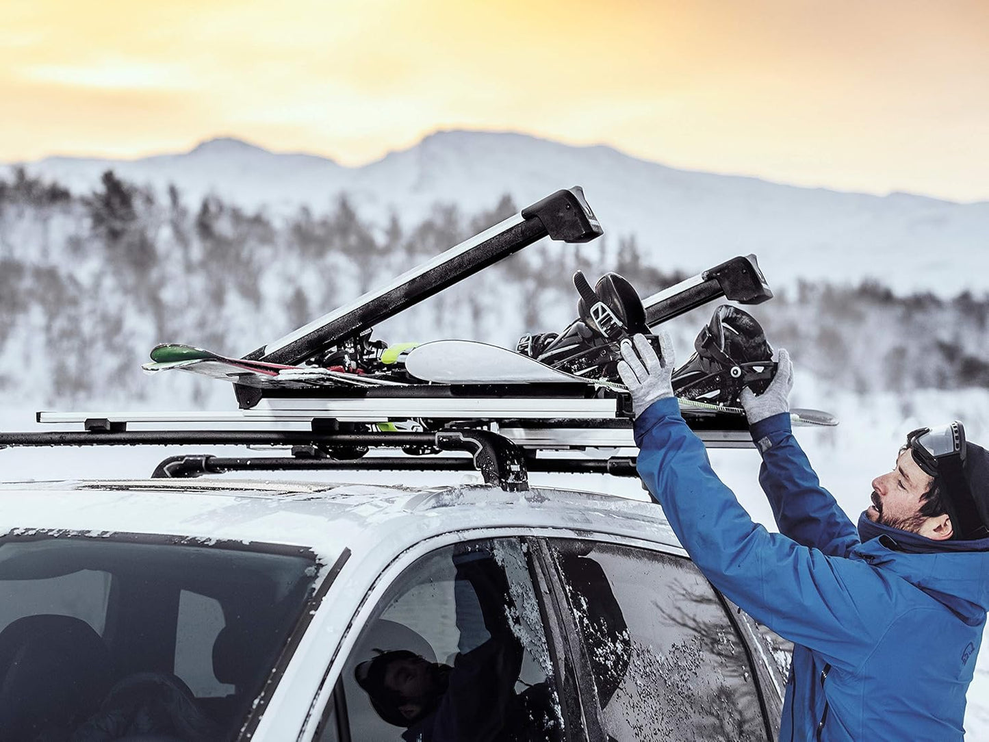 Thule SnowPack Ski/Snowboard Rack, Large (6 Pr/4 Boards), Black