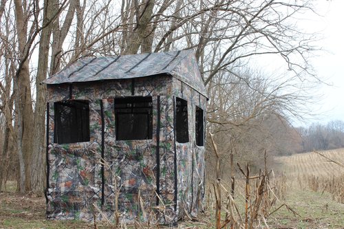 Deluxe 5'x5' 2-3 Person Hunting Blind 360 Degree See Through Fabric, Heavy Duty Metal Frame Deer Hunting Blinds