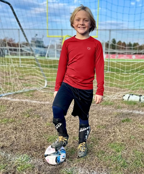 Youth Boys Compression Thermal Shirt Long Sleeve Fleece Undershirt for Boy Football Baseball Soccer Base Layer(Red,S)