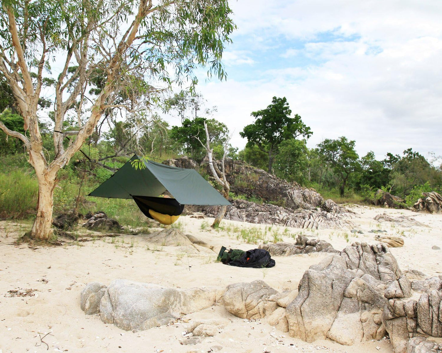 Superlight Olive Green Tarp for DD Hammocks - Lightweight & Durable Shelter