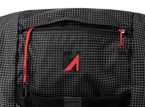 Ultraspire Epic XT 3.0 Lightweight Multi-Day Unisex Hiking Backpack - (Pitch Black, SM/MD (Chest: 27"-42", Torso: 16"-21"))
