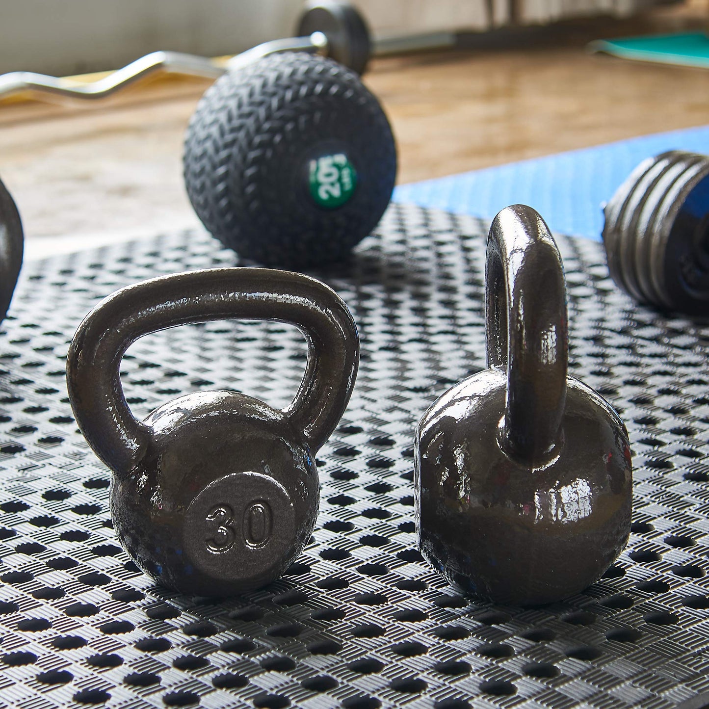 Signature Fitness Kettlebell Solid Smooth Adjustable/Cast Iron/Rubber Base for Strength Training, Home Gym, 5lbs