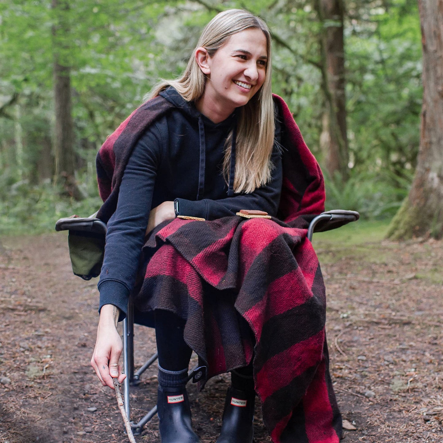 Arcturus Red Buffalo Wool Blanket and Carry Straps Bundle