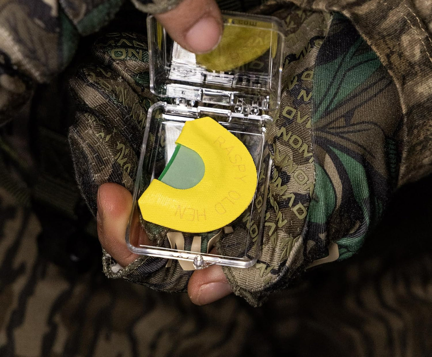 Hunters Specialties Strut Realistic Sounds Premium Flex Frame Raspy Old Hen Diaphragm Mouth Turkey Call