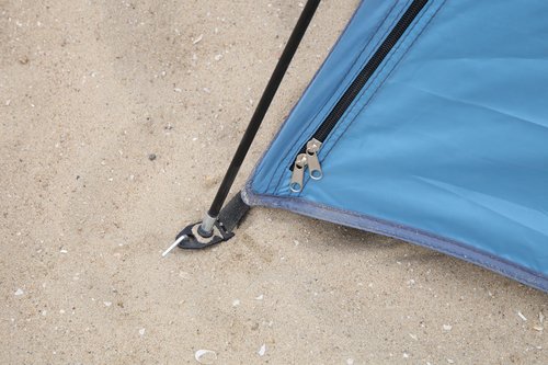XUDEJUN Beach Tent Sun Shade Shelter for 2-4 Person with UPF 50+ 3 Expandable Ventilation Windows, Extended Floor Family Instant Beach Tent Easy Set Up Outdoor