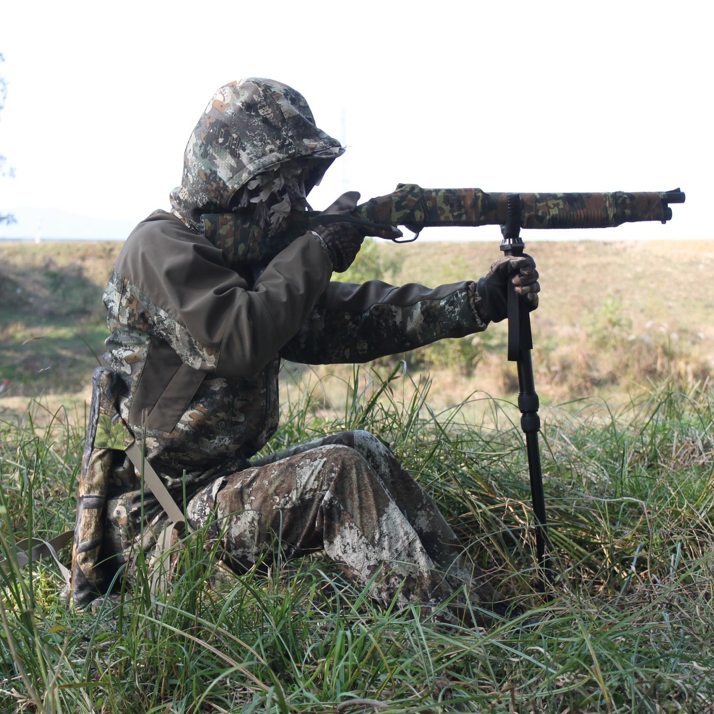 AUSCAMOTEK Camouflage Hunting and Stadium Seat Cushion with Backrest - 5cm Thick, Water-Resistant, Silent Material for Turkey Hunting Fishing Camping and Outdoor Activities (Spring Woodland Pattern)