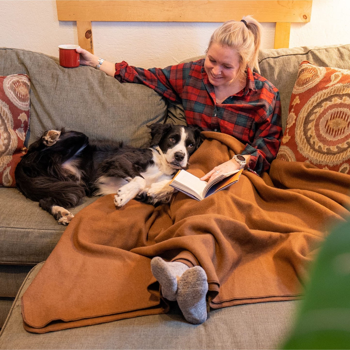 Arcturus Camel Wool Blanket and Carry Straps Bundle