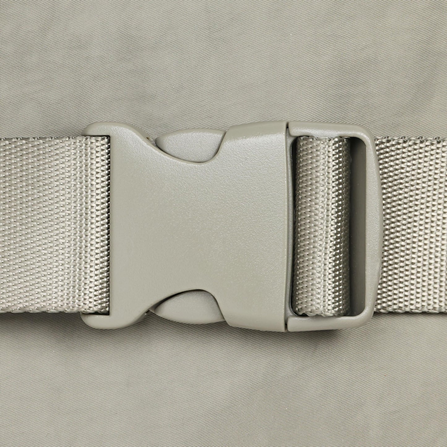 Gaiam Be Free Waist Pack, Nylon-Polyester Fanny Pack for Carrying Essentials, Lightweight Belt Bag with Interior & Exterior Pockets, Adjustable Strap, Stylish Fanny Packs for Women & Men