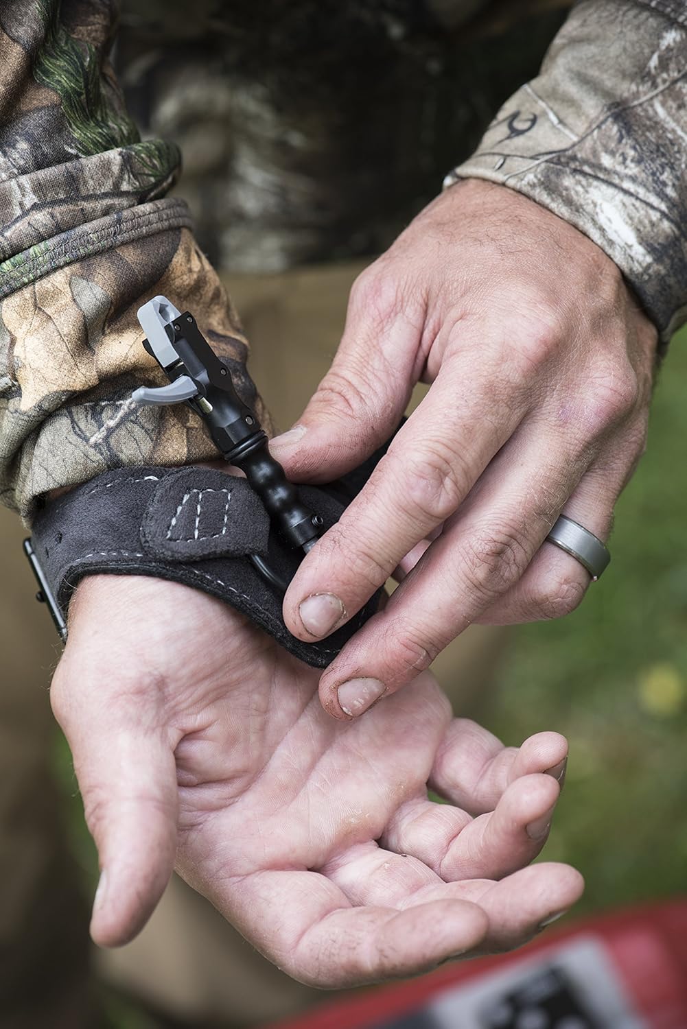 Tru-Fire Smoke Adjustable Archery Release Aid - Foldback Design, Black Wrist Strap