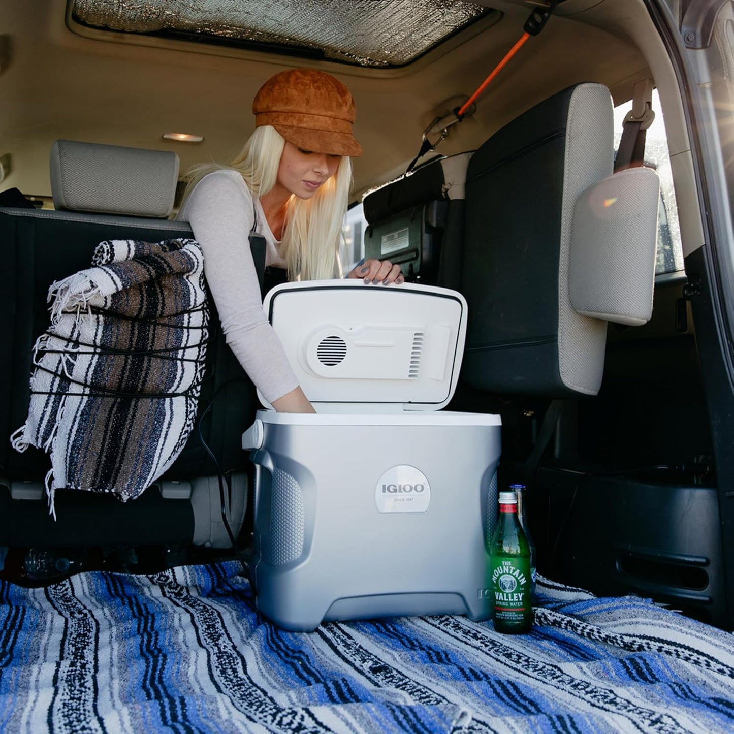 Igloo Iceless Thermoelectric Cooler, Portable Cooler Electric, Plug-in 12V Camping Fridge Cooler, Electric Ice Chest, Hielera Electrica