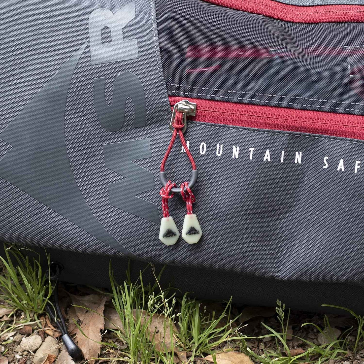 MSR Night Glow Zipper Pulls - 2-Pack Red & White for Easy Visibility