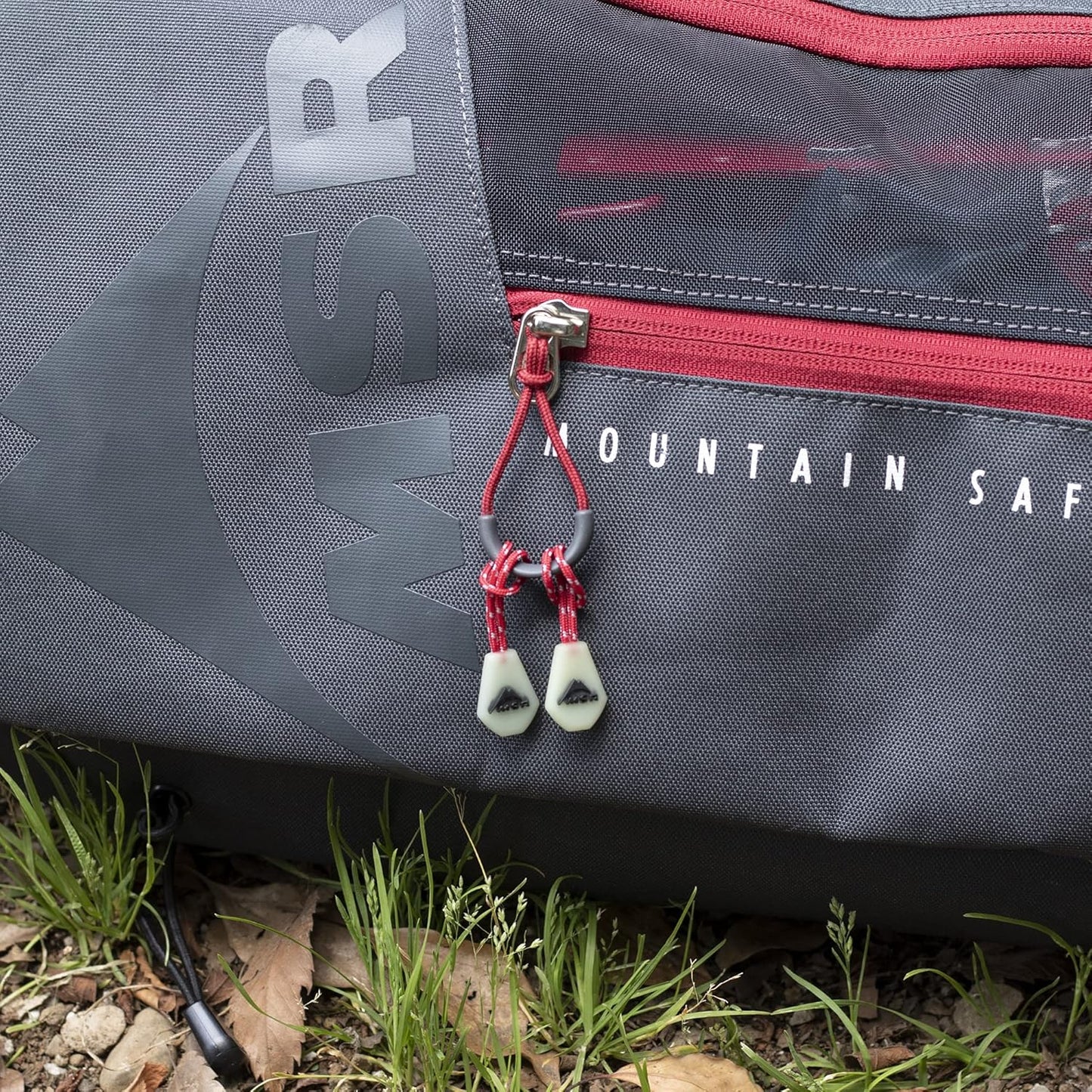 MSR Night Glow Zipper Pulls, 2-Pack , Red/White