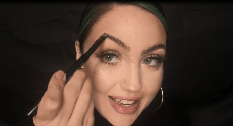 NYX Eyebrow Pencil Pomade | Fill & Fluff | Ash Brown | Professional Makeup