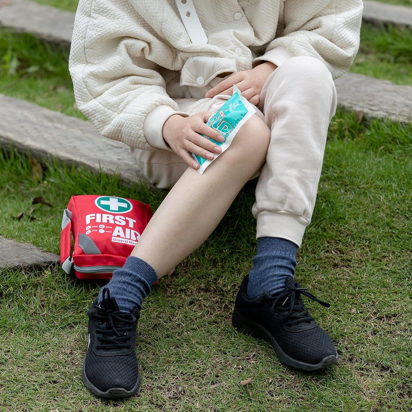 General Medi First Aid Kit - Small Compact First Aid Kit Bag(175 Piece) - Reflective Bag Design- Includes Instant Cold Pack, Emergency Blanket for Travel, Home, Office, Vehicle,Camping