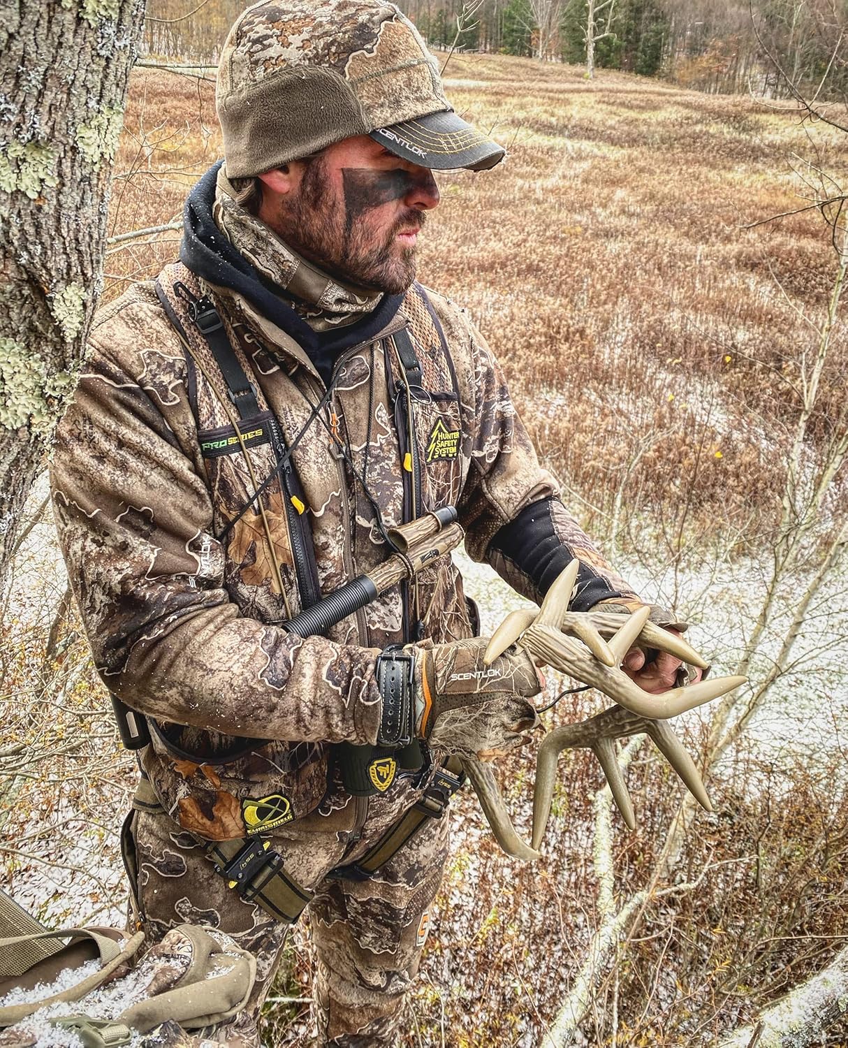 Flextone Hunting Realistic Buck Sounds Battle Bones Whitetail Rattling Deer Antlers Calling System