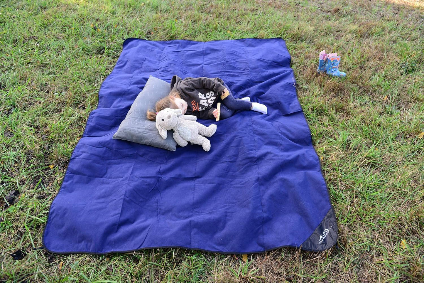 ALPS Mountaineering Dayventure Waterproof Blanket - Navy