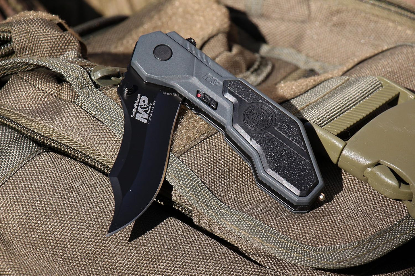 Smith & Wesson M&P SWMP1B 7.1in High Carbon S.S. Folding Knife with 2.9in Clip Point Blade and Aluminum Handle for Tactical, Survival and EDC