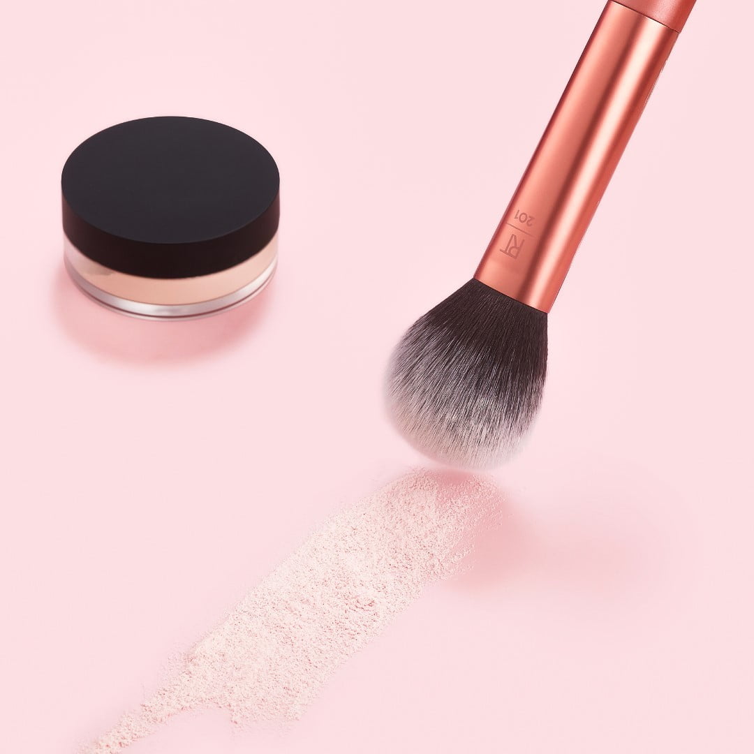 Real Techniques Powder Brush | Cruelty-Free | Ultra Plush Synthetic Bristles
